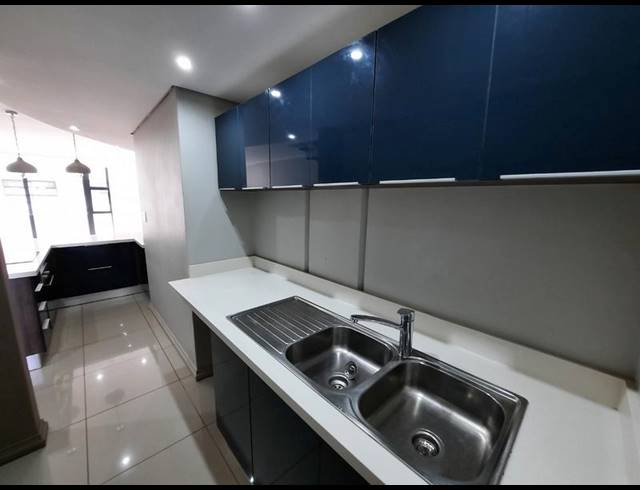 2 BEDROOM DUPLEX FOR SALE IN MENLO PARK